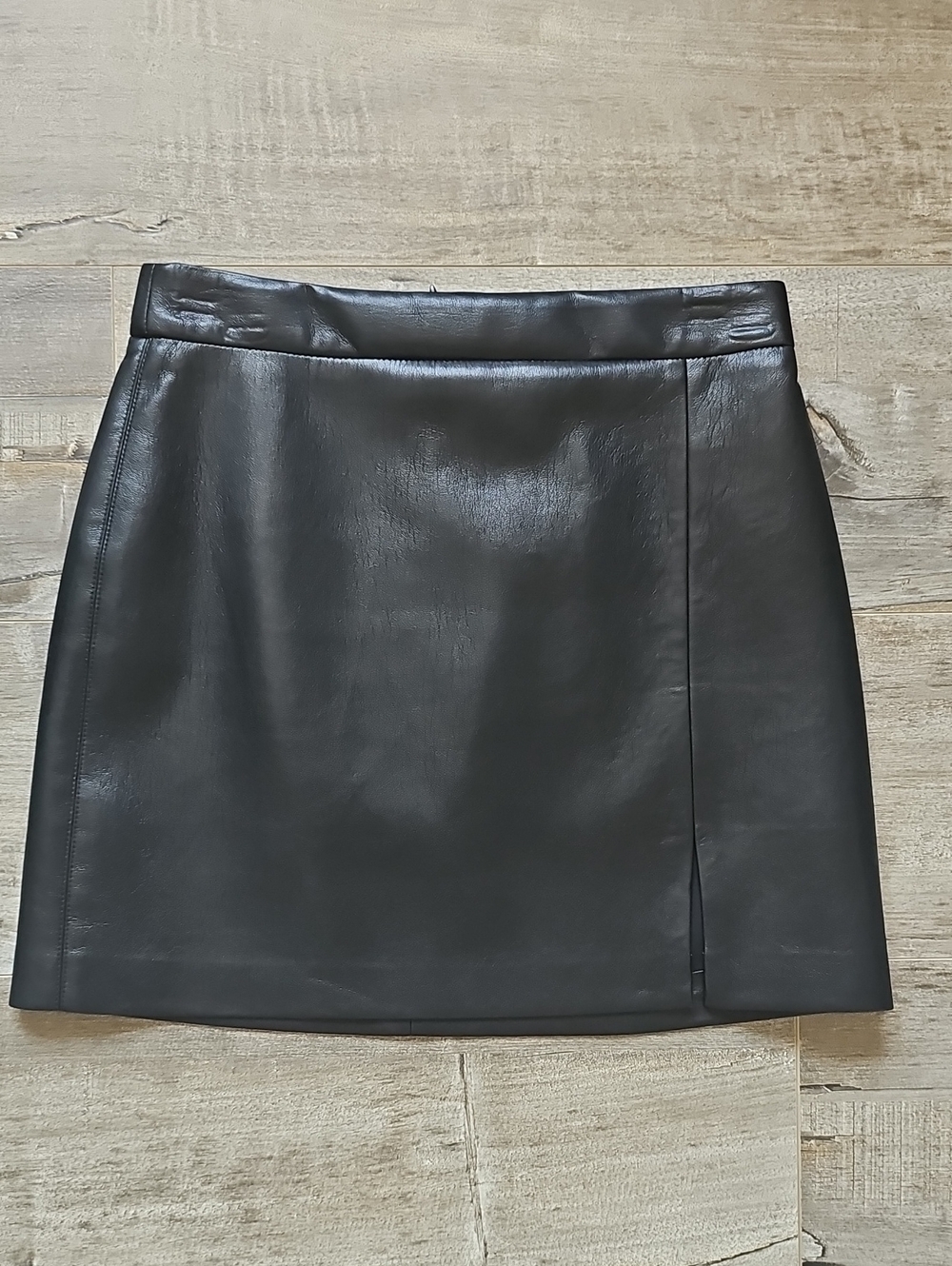 Wilfred Black Faux Leather Mini Skirt with Side Slit Size 6 Vegan